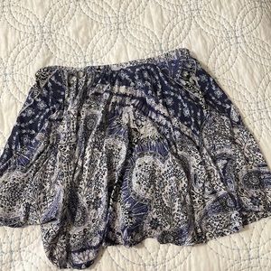Boutique flowy skirt that’s never been worn!
